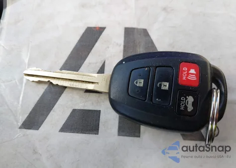 2014 Toyota Corolla Le Plus z USA, uszkodzony, nr VIN 5YFBURHE4EP084824